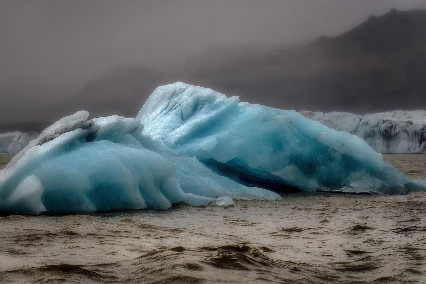 Icebergs in Fjallsárlón glacier lagoon, Iceland