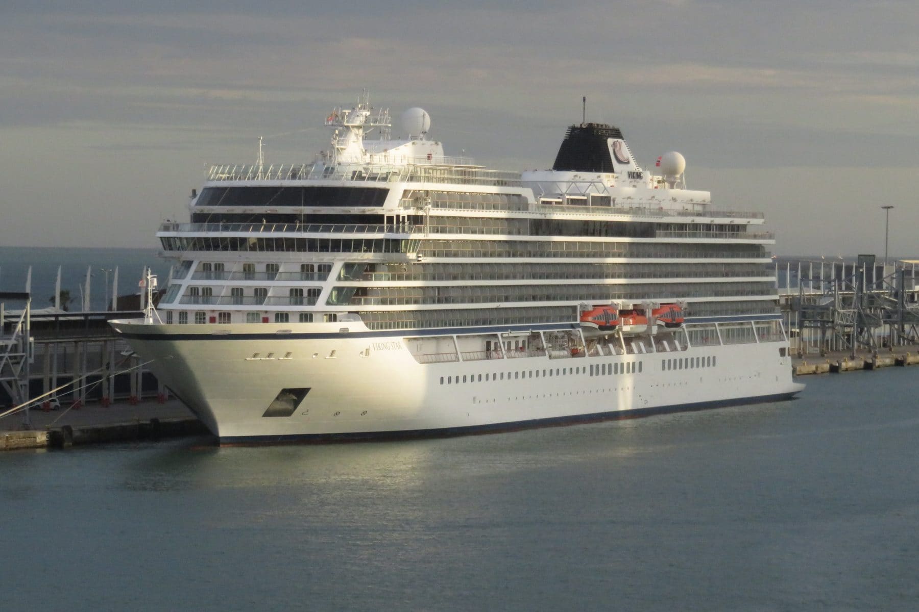 Viking Star alongside in Barcelona